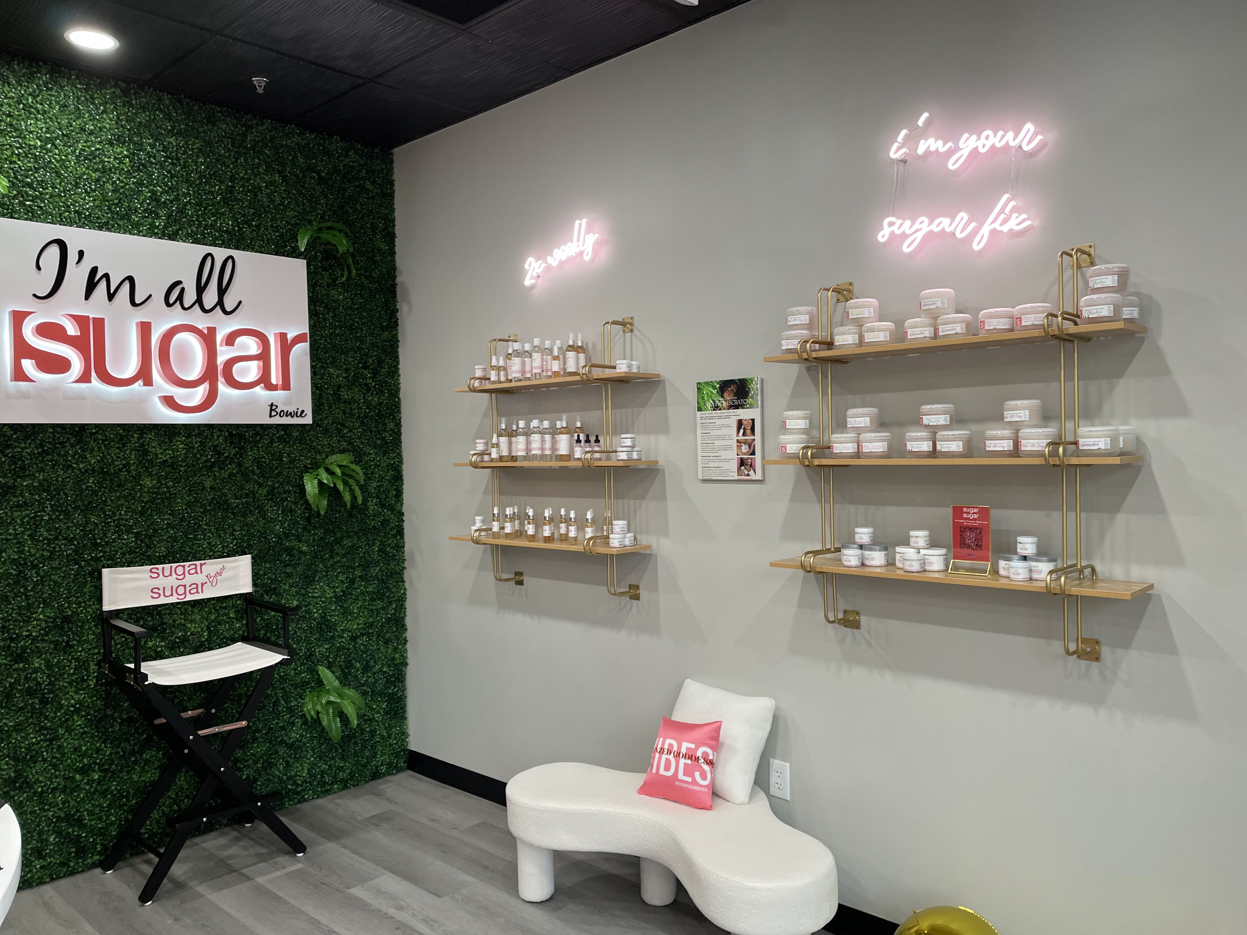 Lobby_I_m_all_Sugar_Sign_Product_Wall_Wide_Shot.jpeg Image